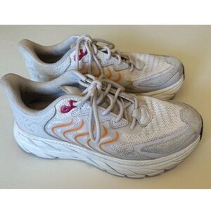 HOKA CLIFTON SIZE 7